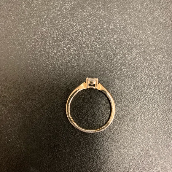 Silver and Cubic Zirconia Ring - Picture 3 of 4